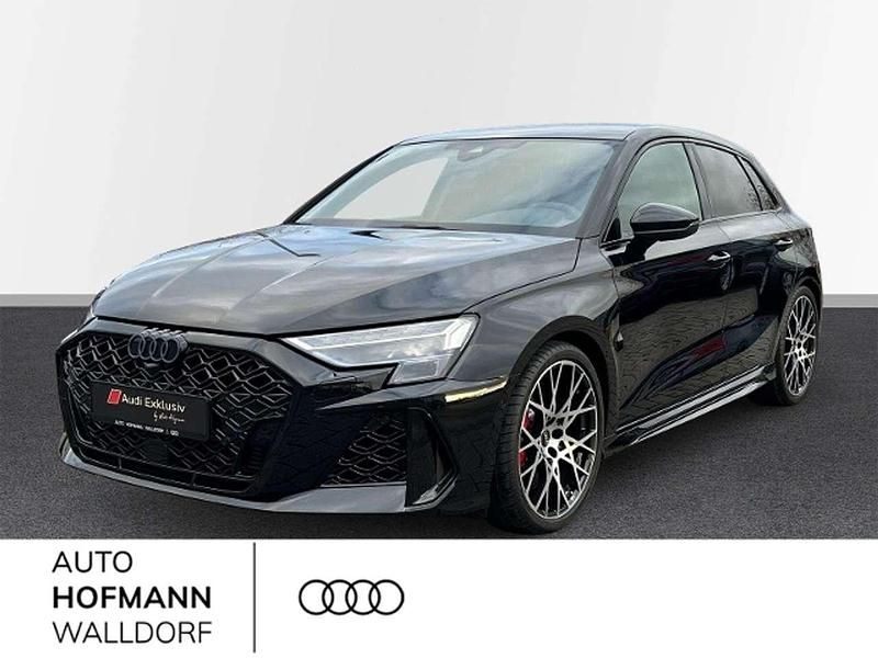 Mythosschwarz metallic Gebraucht 2024 Audi RS3 Sportback Ambiente Kleinwagen | 72.950 € - Bild 1/4