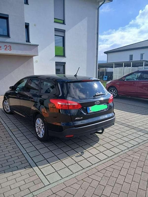 Gebraucht Ford Focus Cool & Connect 120 PS (88 kW) 2018 Schwarz Limousine