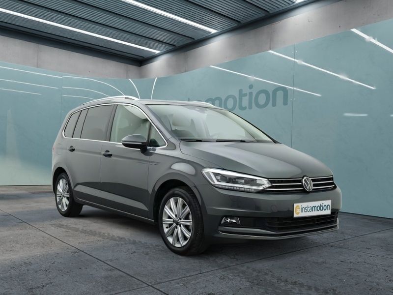 Grau Gebraucht 2024 VW Touran Highline Van / Kleinbus | 36.749 € (Fairer Preis) - Bild 1/4
