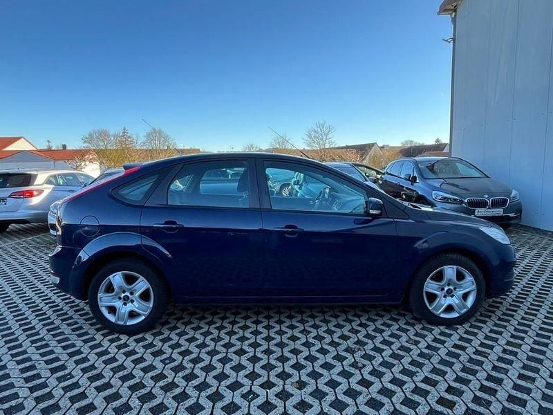 Gebraucht Ford Focus Style 145 PS (106 kW) 2010 Blau Limousine