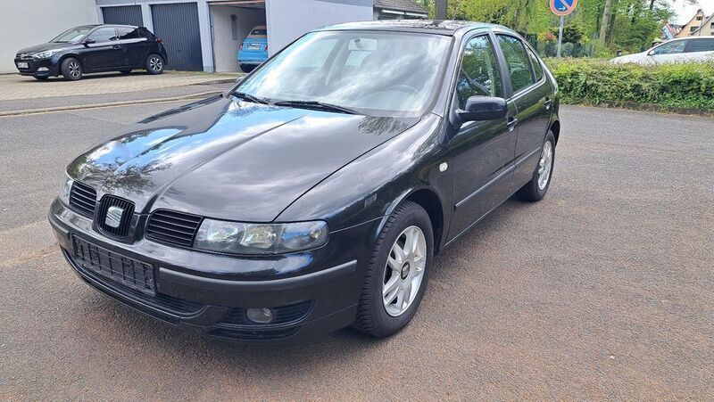Schwarz Gebraucht 2002 Seat Leon Stella Limousine | 2.222 € (Teuer) - Bild 1/4