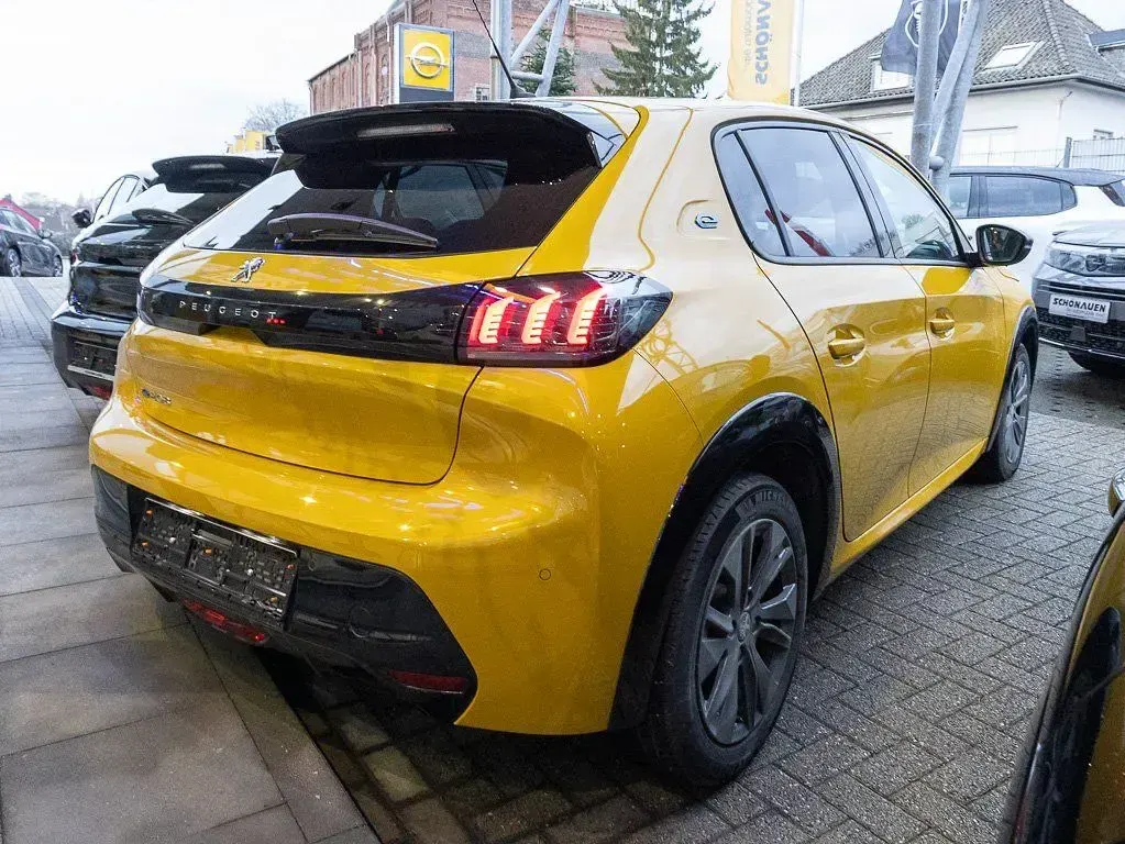 Gebraucht Peugeot 208 Allure 100 kW (136 PS) 2023 Faro gelb Kleinwagen