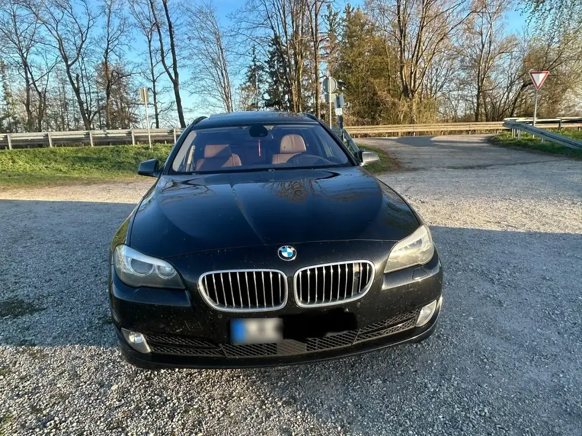 Gebraucht BMW 530 Comfort Edition 245 PS (180 kW) 2010 Schwarz Kombi