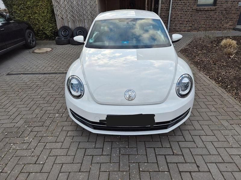 Gebraucht VW Beetle Design 105 PS (77 kW) 2012 Weiß Kleinwagen