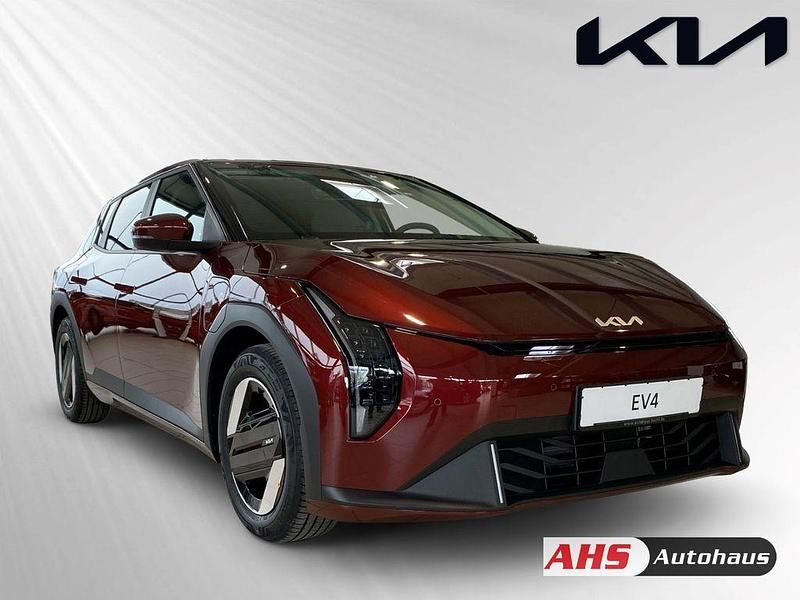 Neu Kia EV4 Earth 150 kW (204 PS) 2026 Magmarot metallic Limousine