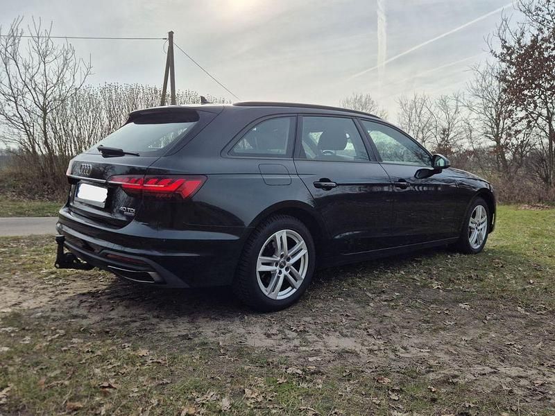 Second-hand Audi A4 Advanced 190 CP (139 kW) 2019 Negru Break