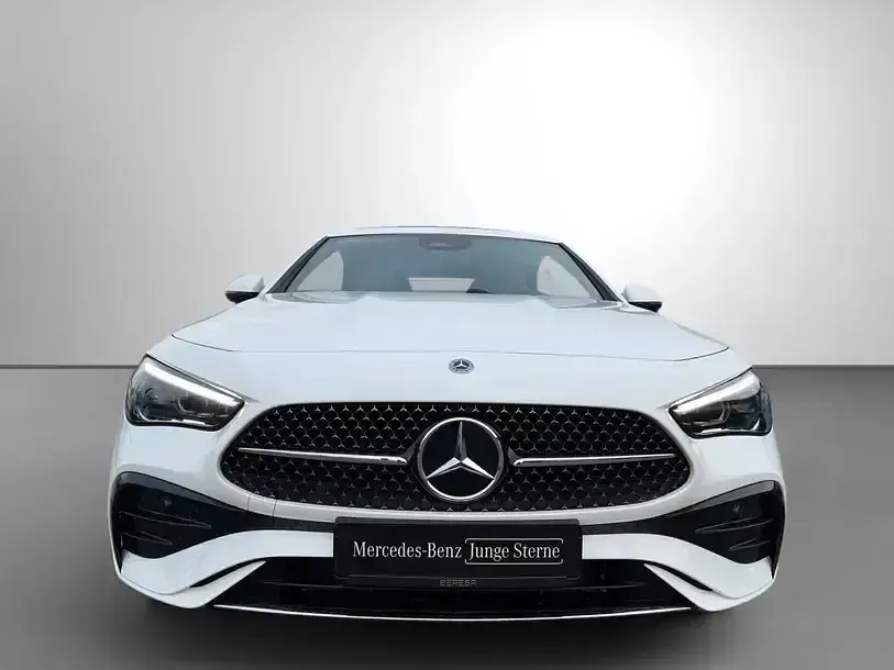 Gebraucht Mercedes CLE220 AMG 197 PS (144 kW) 2025 Weiß Cabrio