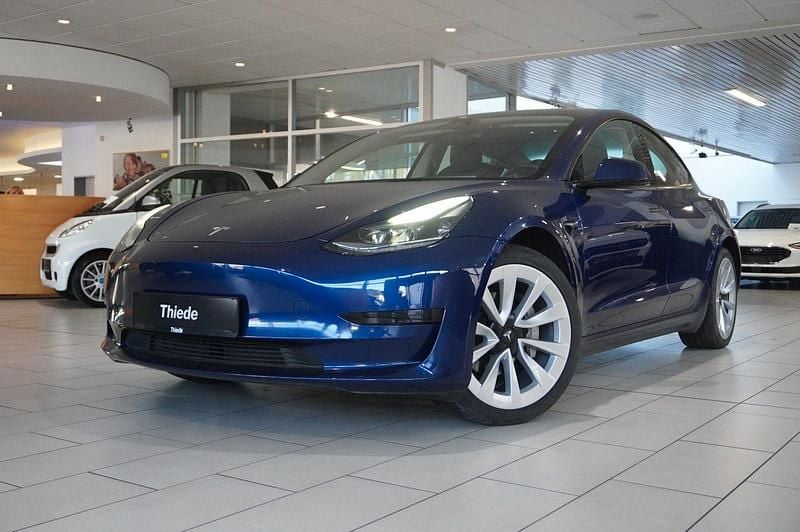 Gebraucht Tesla Model 3 Standard Range 239 kW (325 PS) 2022 Blau metallic Limousine