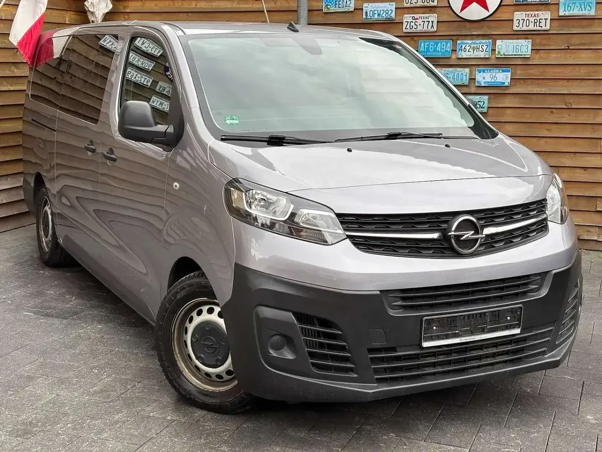 Gebraucht Opel Vivaro 120 PS (88 kW) 2022 Quartz/artense grey Van / Kleinbus