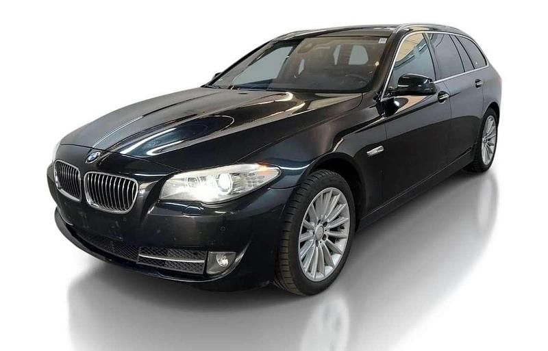 Saphirschwarz Gebraucht 2013 BMW 530 Sport Line Kombi | 9.499 € (Superpreis) - Bild 1/4