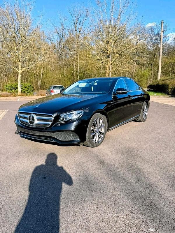 Gebraucht Mercedes E350 AMG 258 PS (189 kW) 2017 Schwarz Limousine