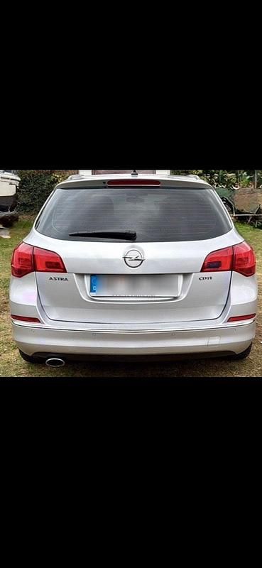 Gebraucht Opel Astra 165 PS (121 kW) 2014 Silber Kombi