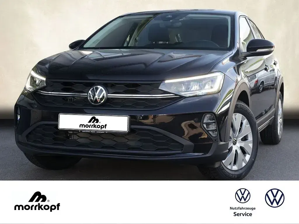 Gebraucht VW Taigo Basis 95 PS (69 kW) 2025 Deep black perleffekt (schwarz), perleffekt SUV