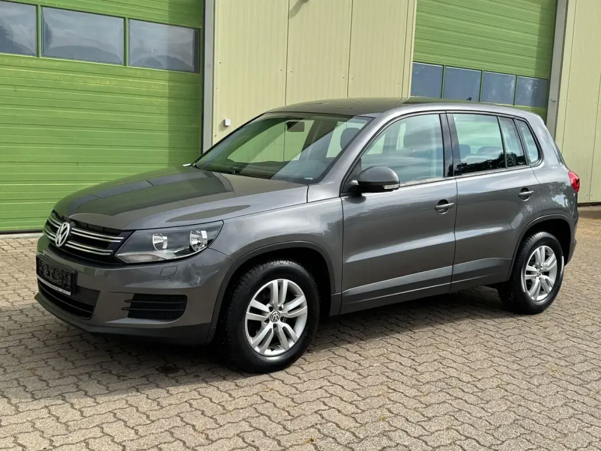 Gebraucht VW Tiguan Trendline 122 PS (89 kW) 2014 Grau SUV