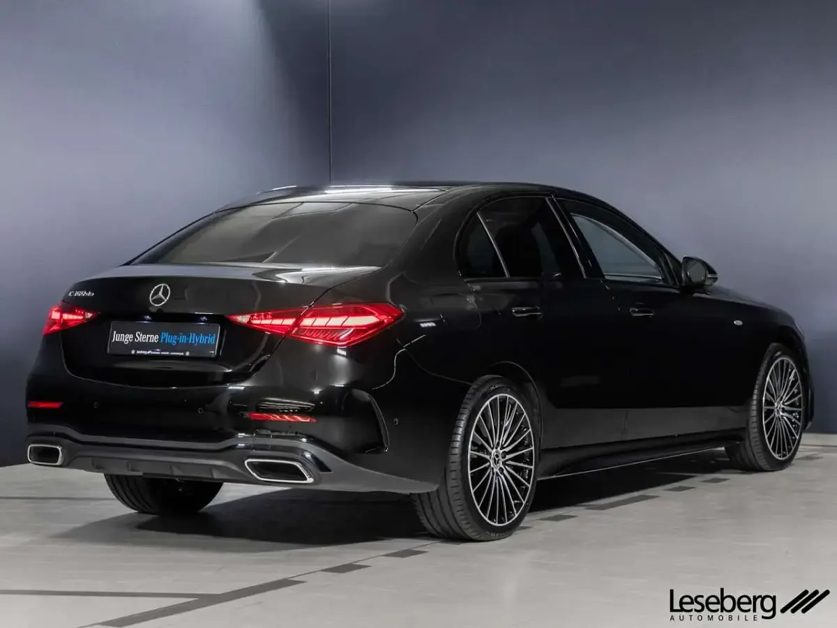 Gebraucht Mercedes C300e AMG 197 PS (144 kW) 2025 Obsidianschwarz Limousine