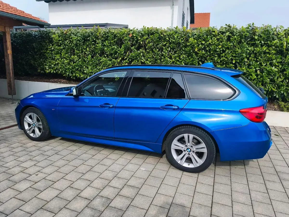 Second-hand BMW 320 190 CP (139 kW) 2017 Albastru Break