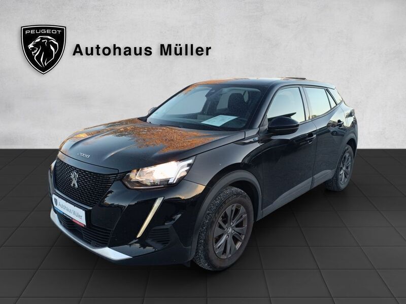 Gebraucht Peugeot e-2008 Active 100 kW (136 PS) 2021 Schwarz SUV