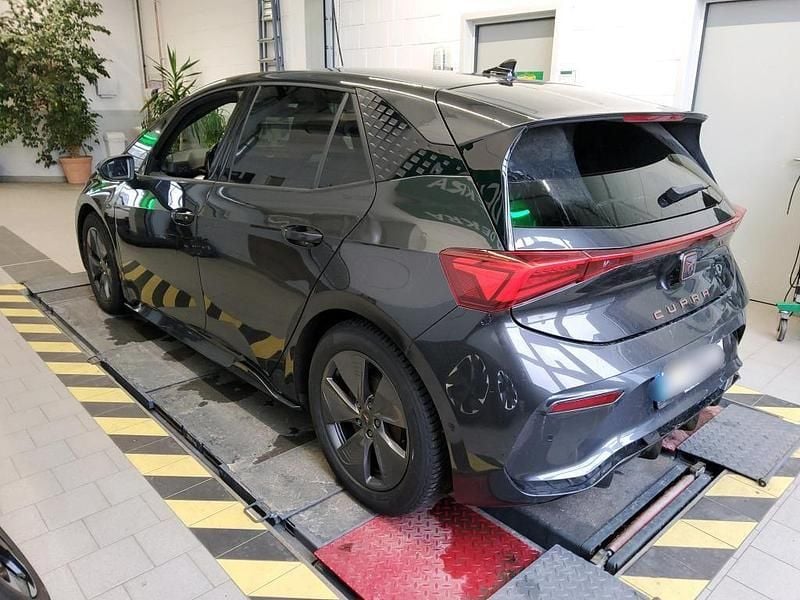 Second-hand Cupra Born 169 kW (231 CP) 2022 Gri Hatchback