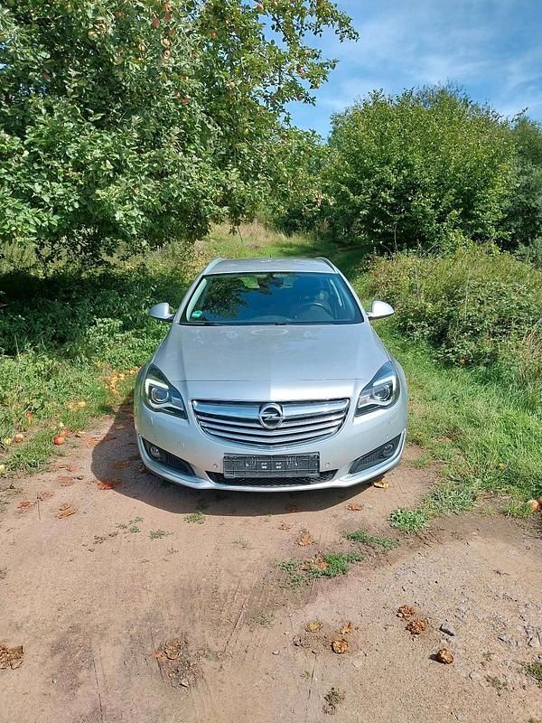 Silber Gebraucht 2015 Opel Insignia Kombi | 9.000 € (Etwas zu teuer) - Bild 1/4