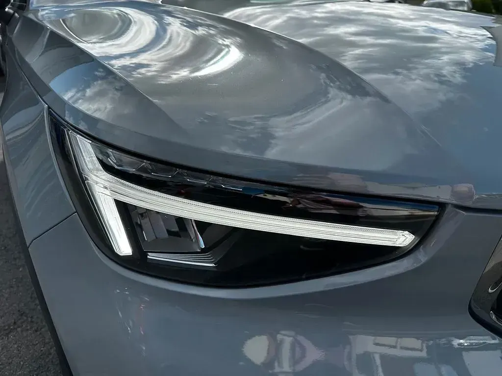 Gebraucht Volvo XC40 Core 163 PS (119 kW) 2024 Vapour grey SUV