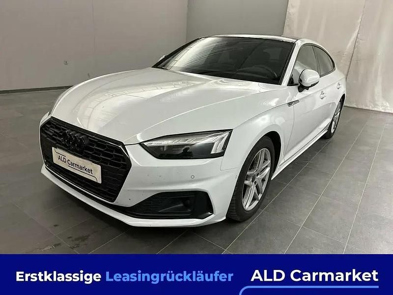 Weiß Gebraucht 2021 Audi A5 Sportback Advanced Coupé | 31.980 € (Etwas zu teuer) - Bild 1/4