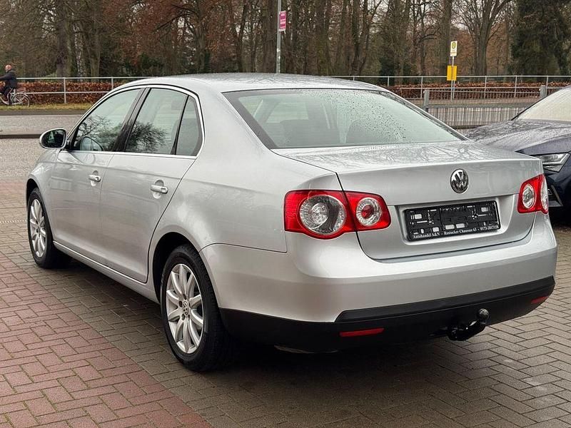 Gebraucht VW Jetta Comfortline 102 PS (75 kW) 2006 Silber Limousine