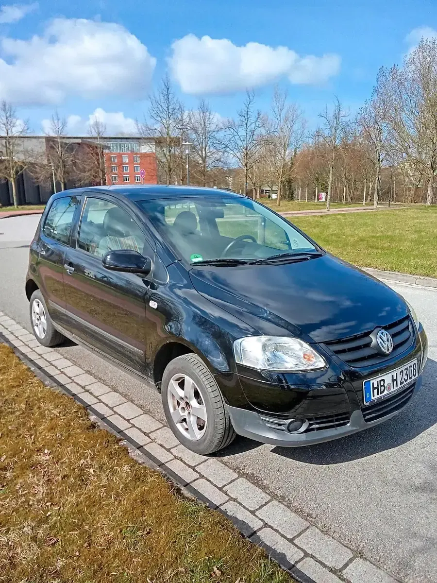 Gebraucht VW Fox 55 PS (40 kW) 2008 Schwarz Kleinwagen