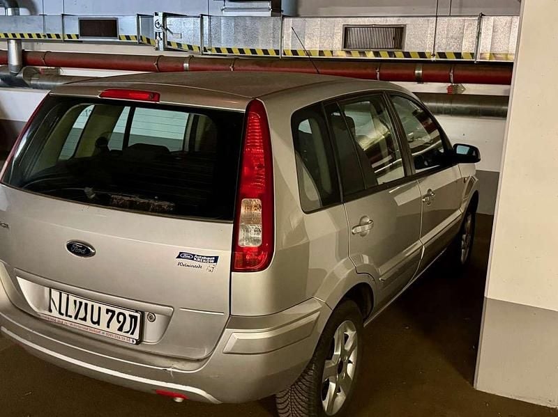 Gebraucht Ford Fusion Style 80 PS (58 kW) 2010 Silber Limousine