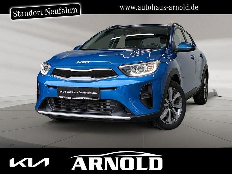 Blau (bathysblau) Gebraucht 2025 Kia Stonic Vision SUV | 18.650 € (Superpreis) - Bild 1/4