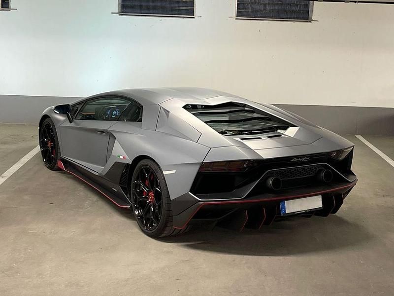 Usata Lamborghini Aventador 780 CV (573 kW) 2022 Grigio Coupé