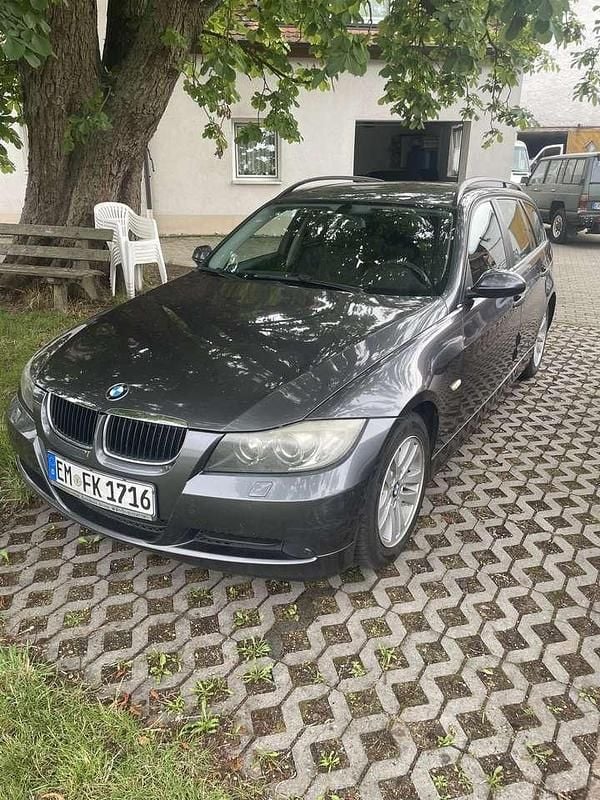 Grau Gebraucht 2006 BMW 320 Kombi | 1.300 € (Guter Preis) - Bild 1/4