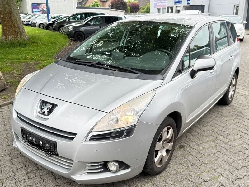 Gebraucht Peugeot 5008 Active 120 PS (88 kW) 2013 Grau Van / Kleinbus