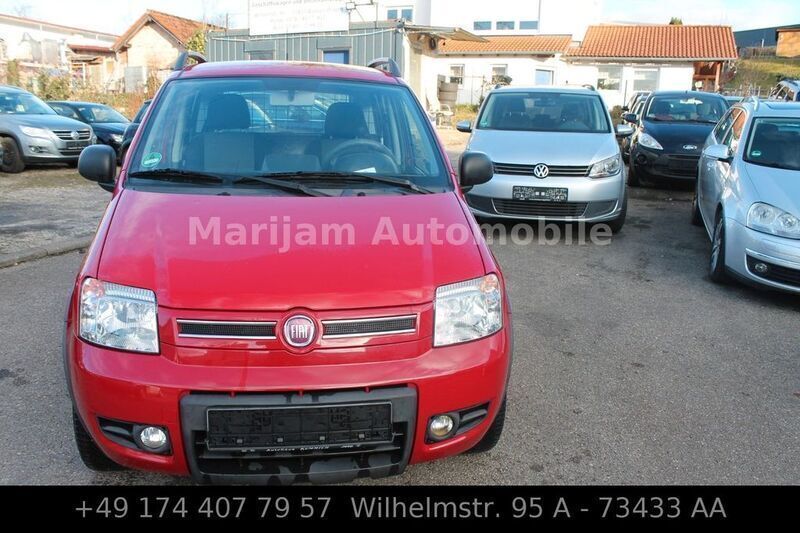 Rot Gebraucht 2011 Fiat Panda 4x4 Climbing Kleinwagen | 5.599 € (Teuer) - Bild 1/4