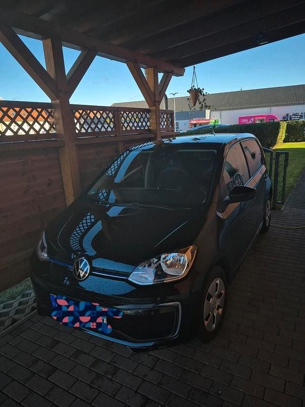 Schwarz Gebraucht 2021 VW e-up! Kleinwagen | 13.333 € (Fairer Preis) - Bild 1/4