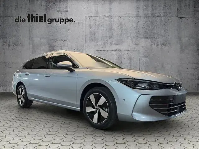 Gebraucht VW Passat IQ Drive 150 PS (110 kW) 2026 Silber Kombi
