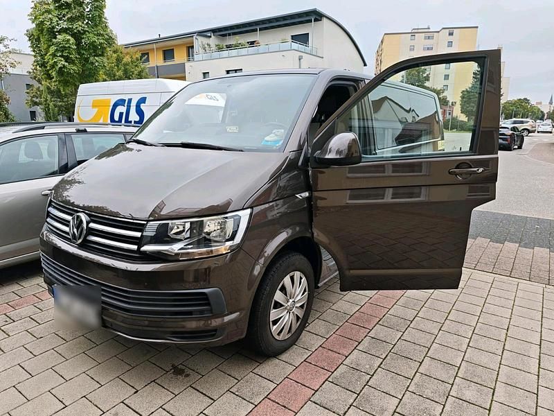 Andere farben Gebraucht 2017 VW Caravelle Van / Kleinbus | 23.000 € (Superpreis) - Bild 1/4