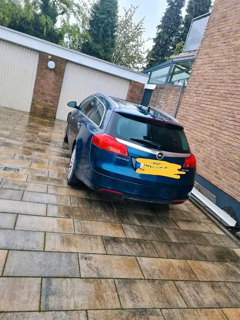 Gebraucht Opel Insignia 140 PS (102 kW) 2013 Blau Kombi
