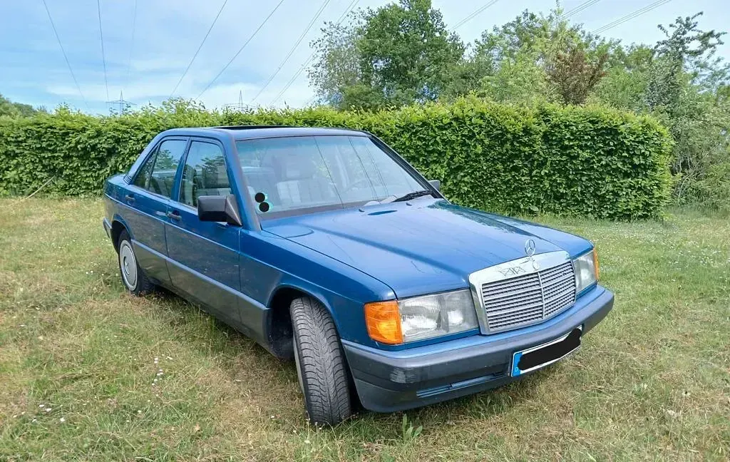 Gebraucht Mercedes 190 109 PS (80 kW) 1990 Blau Limousine