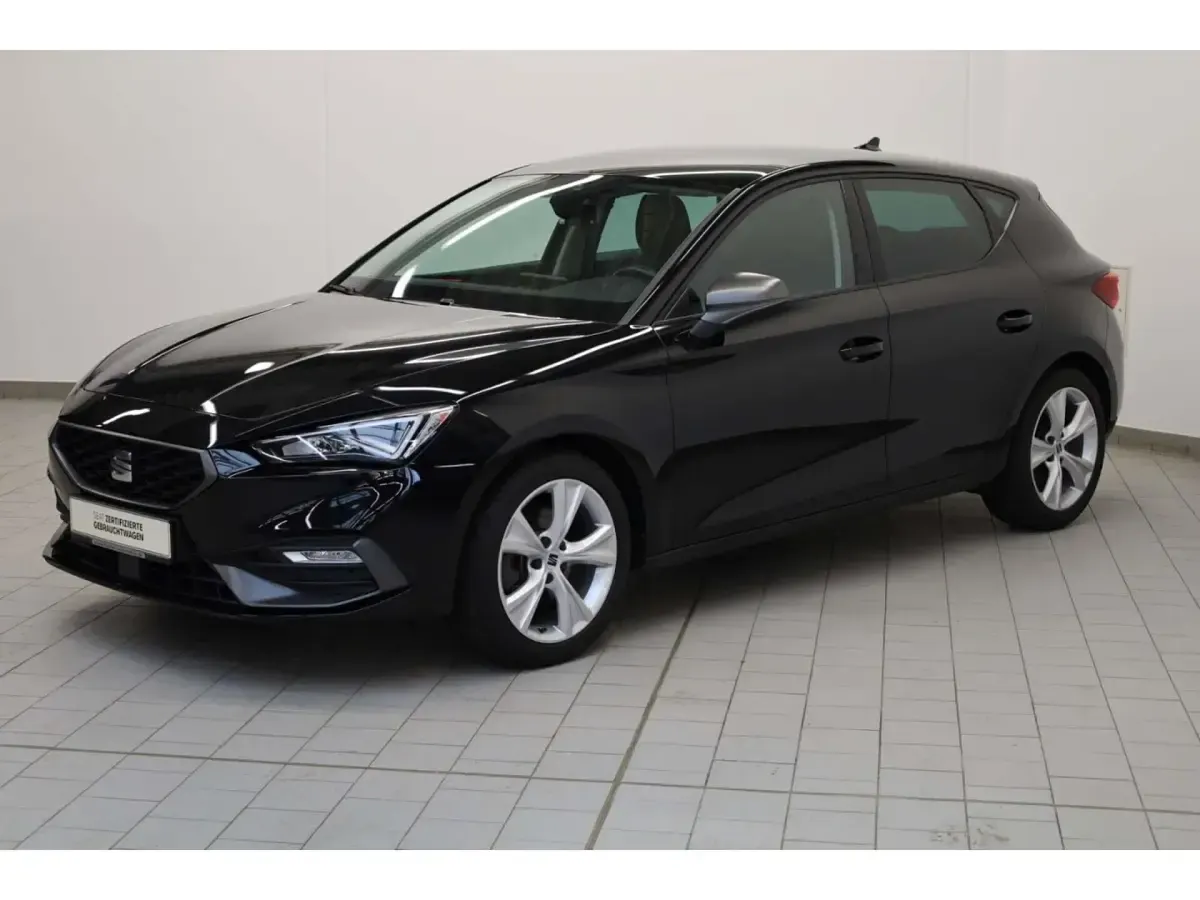 Gebraucht Seat Leon FR 150 PS (110 kW) 2022 Mitternachtsschwarz Limousine