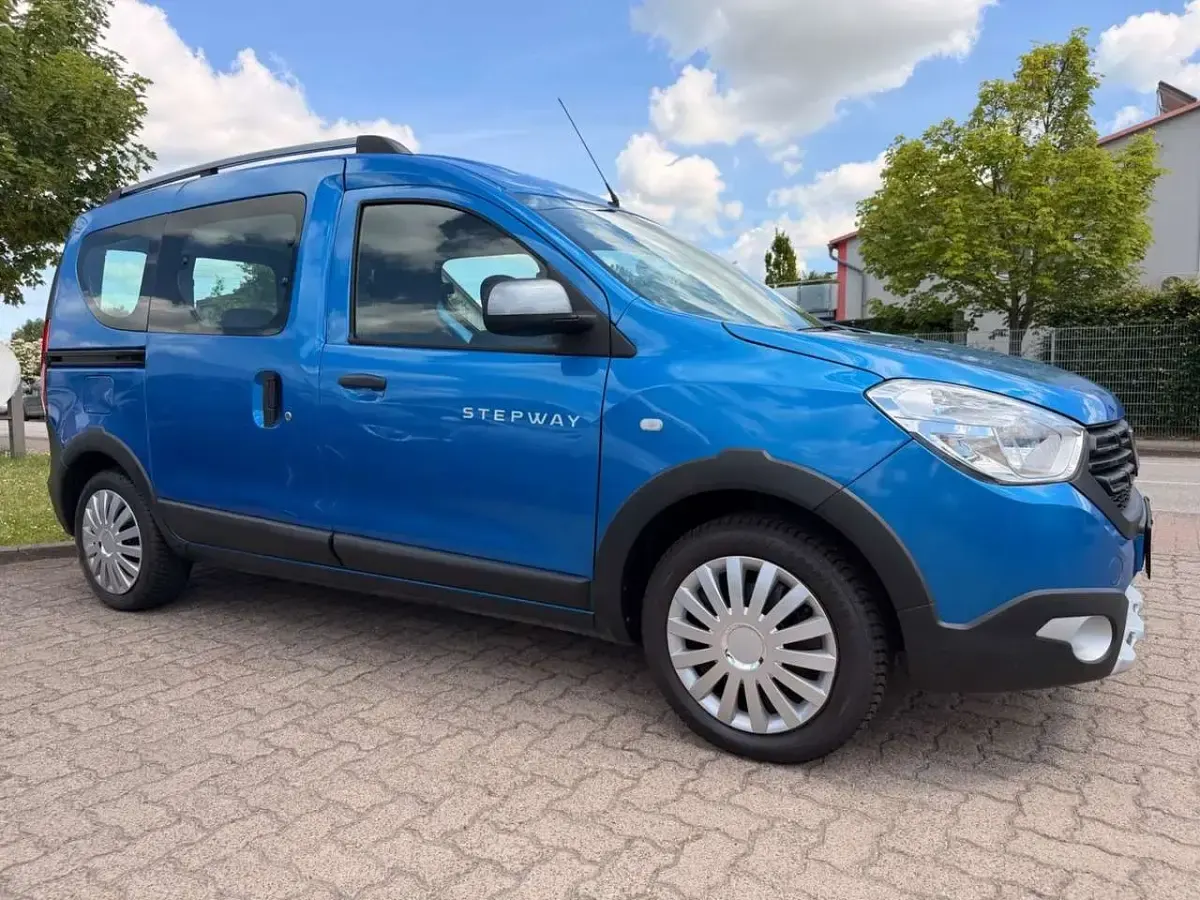 Gebraucht Dacia Dokker Celebration 116 PS (85 kW) 2017 Blau Van / Kleinbus