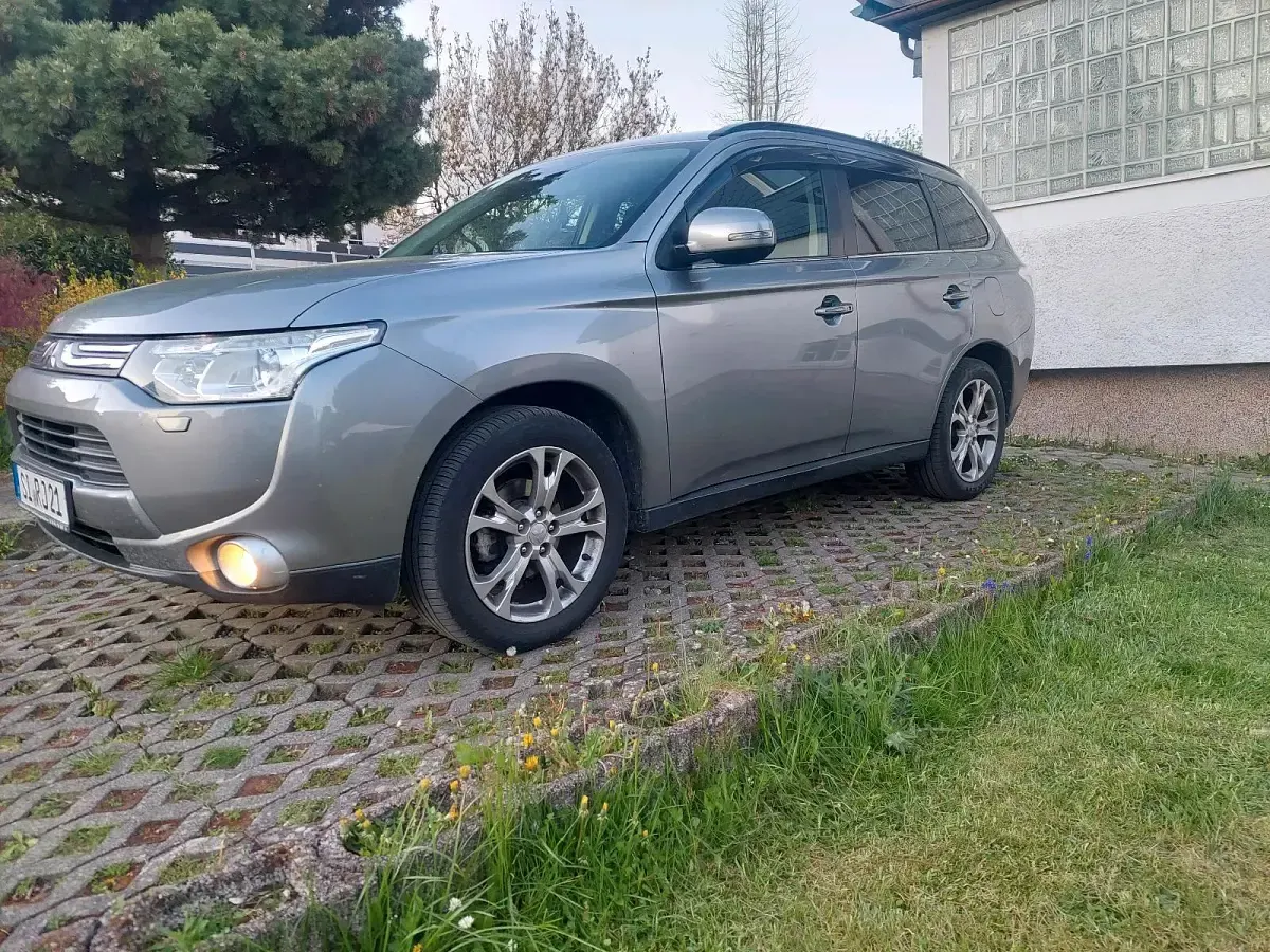 Gebraucht Mitsubishi Outlander Top 150 PS (110 kW) 2013 Braun SUV