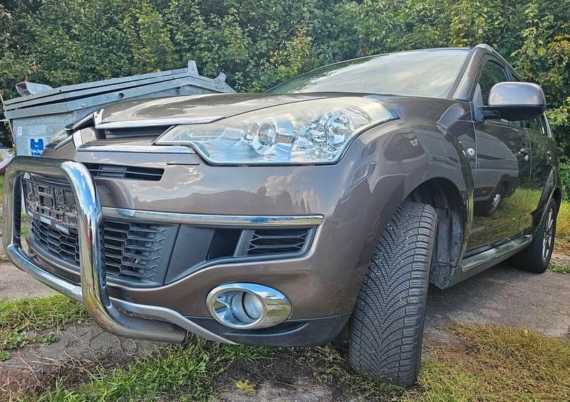 Gebraucht Citroën C-Crosser Exclusive 156 PS (114 kW) 2012 Braun SUV