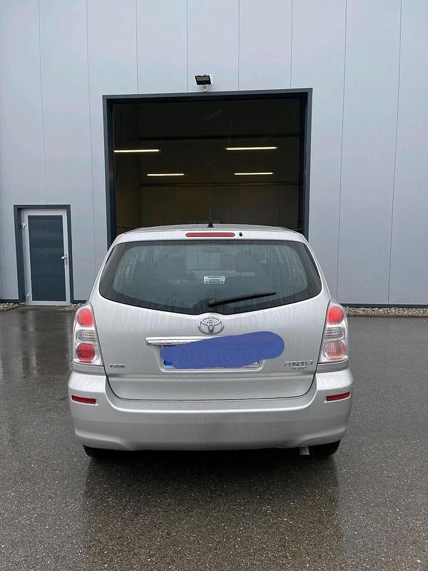 Gebraucht Toyota Corolla Verso 129 PS (94 kW) 2008 Grau Van / Kleinbus