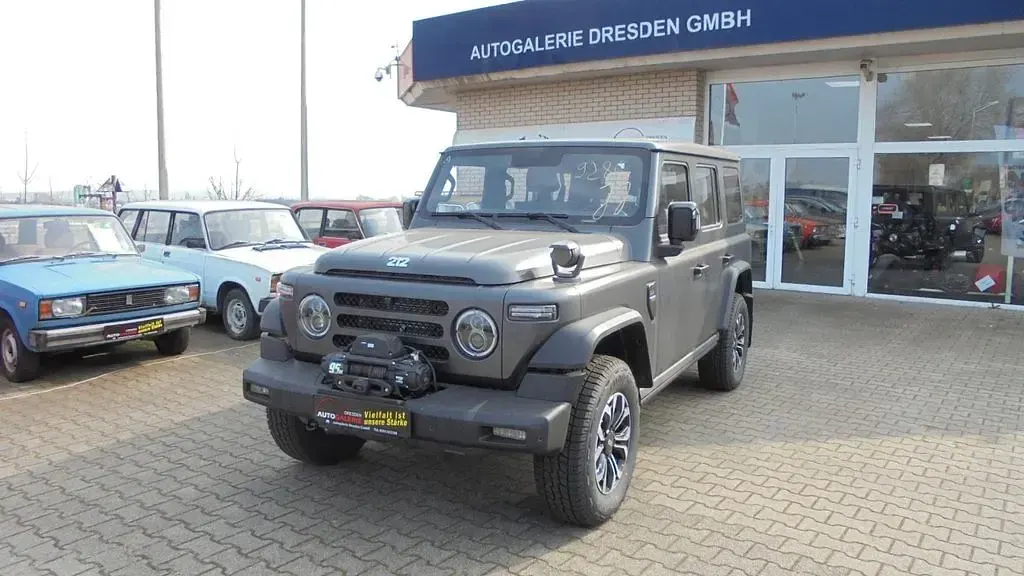 Gebraucht BAW 212 166 PS (122 kW) 2026 Grau SUV