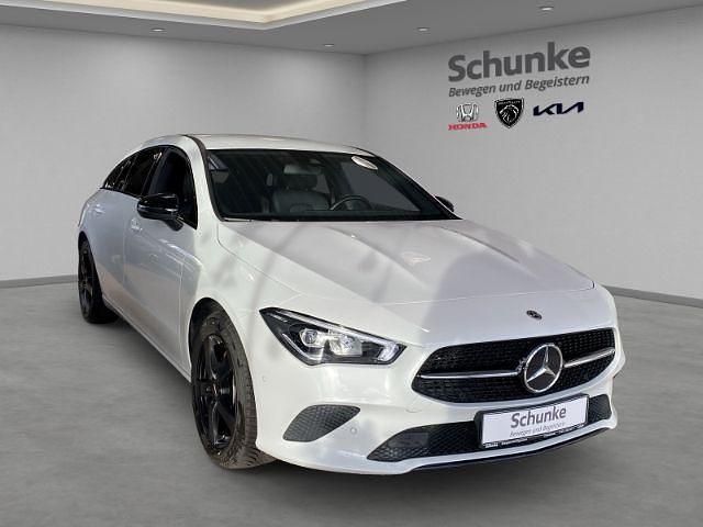 Gebraucht Mercedes CLA250 Shooting Brake 224 PS (164 kW) 2022 Metalliclack (weiss Kombi