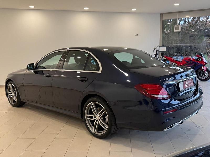 Gebraucht Mercedes E220 AMG line 194 PS (142 kW) 2017 Blau Limousine