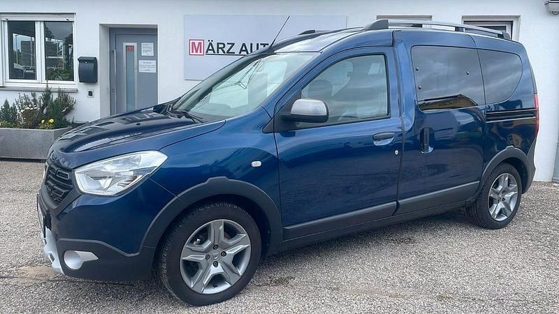 Blau Gebraucht 2020 Dacia Dokker Stepway Van | 17.390 € (Fairer Preis) - Bild 1/4