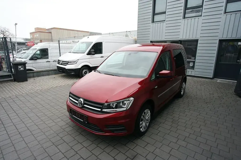 Gebraucht VW Caddy Trendline 150 PS (110 kW) 2019 Rot Van / Kleinbus