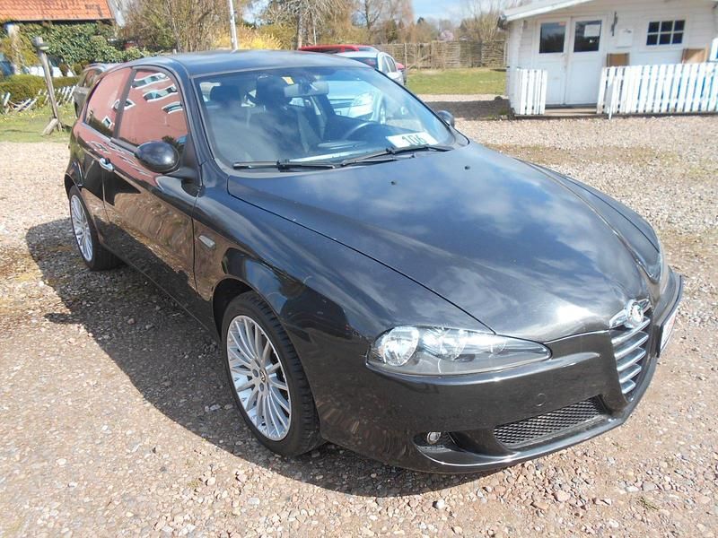 Gebraucht Alfa Romeo 147 105 PS (77 kW) 2006 Schwarz Kleinwagen