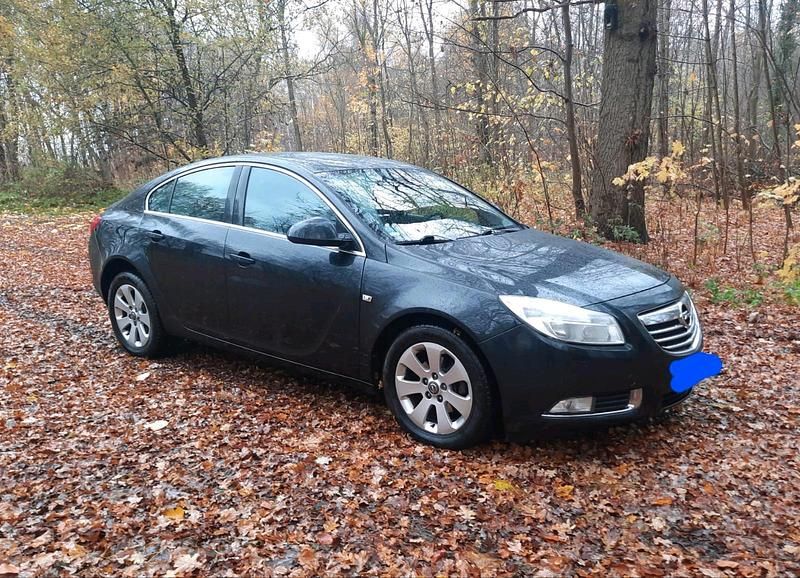 Schwarz Gebraucht 2010 Opel Insignia Limousine | 3.500 € (Guter Preis) - Bild 1/4